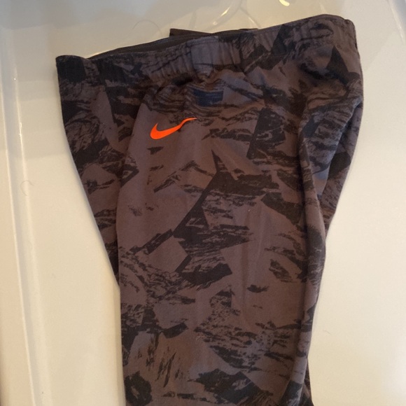 Nike dri-fit pants - Picture 2 of 6